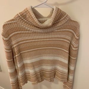 Urban Outfitters Women’s Small Cropped Sweater